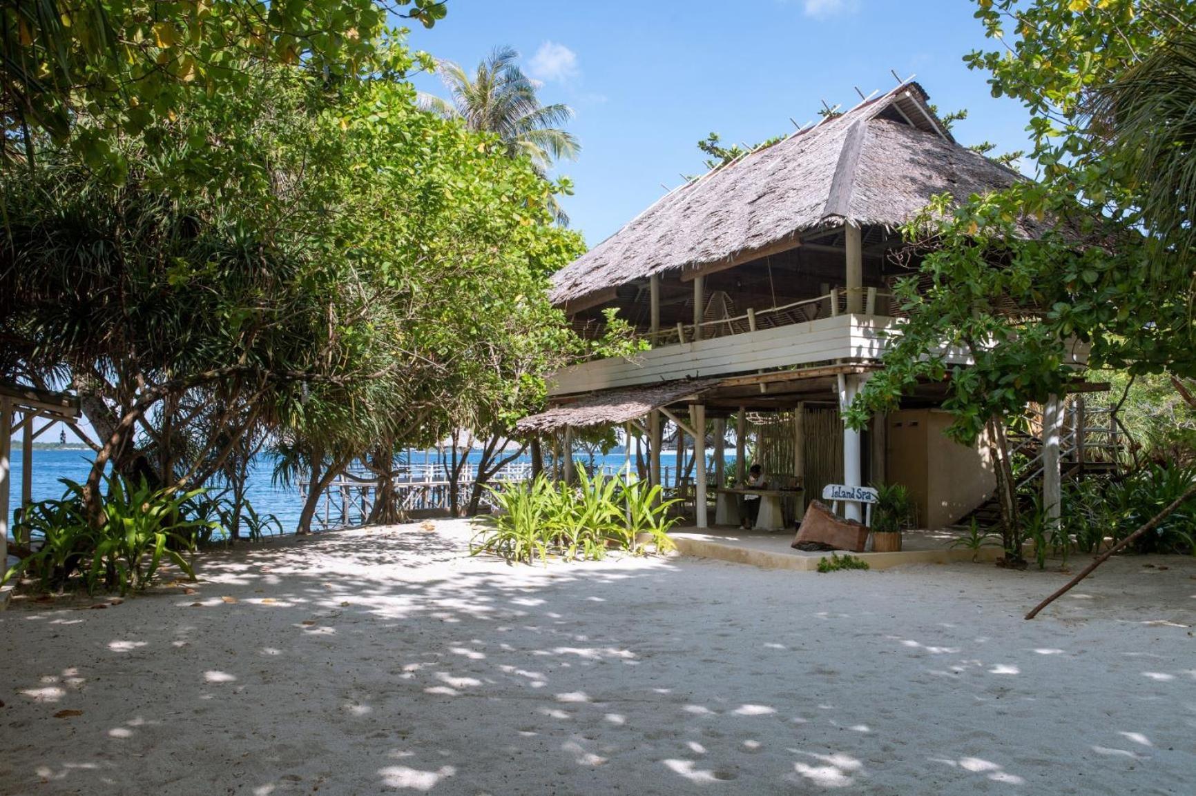 Trikora Beach Club And Resort Teluk Bakau Exterior photo