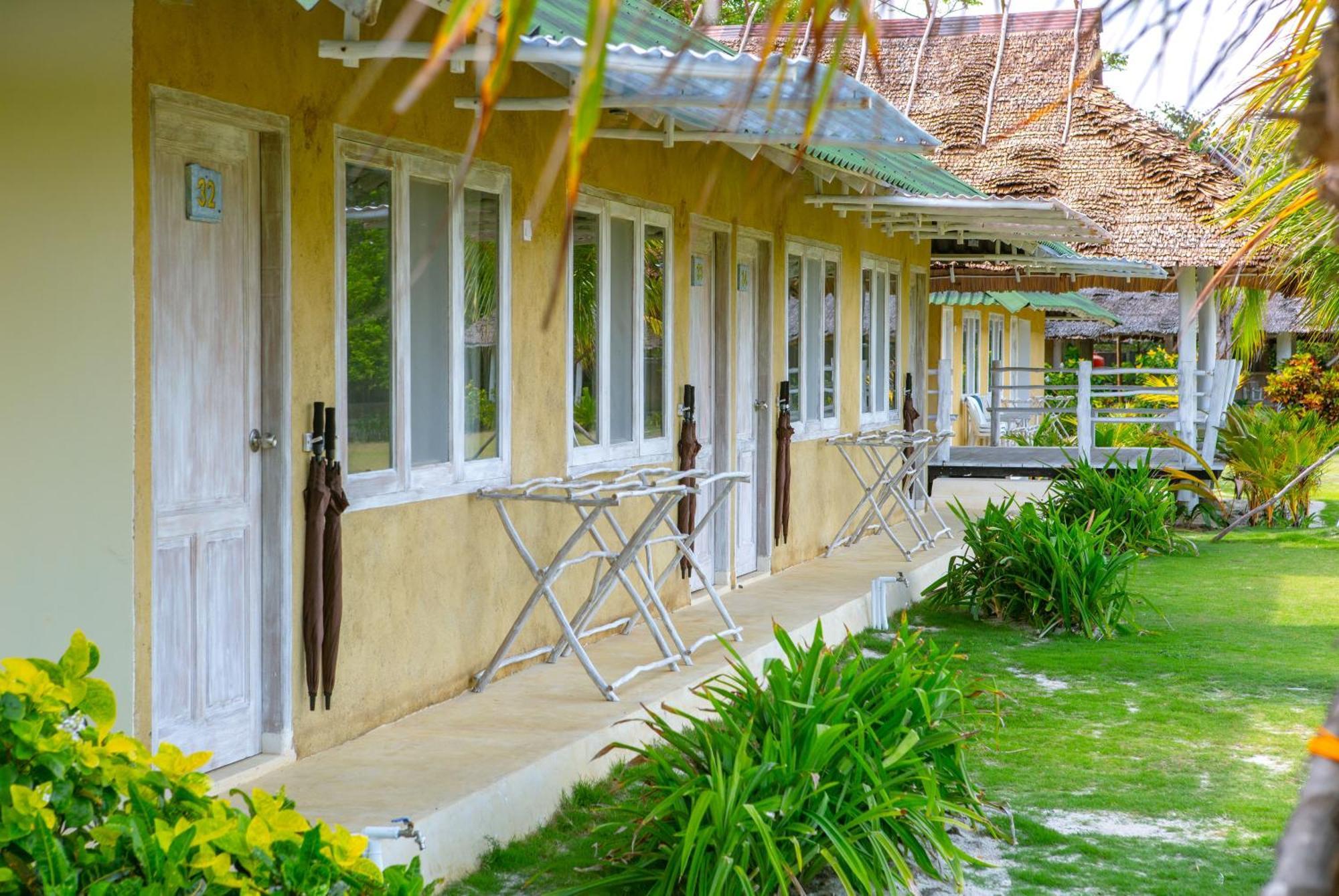 Trikora Beach Club And Resort Teluk Bakau Exterior photo