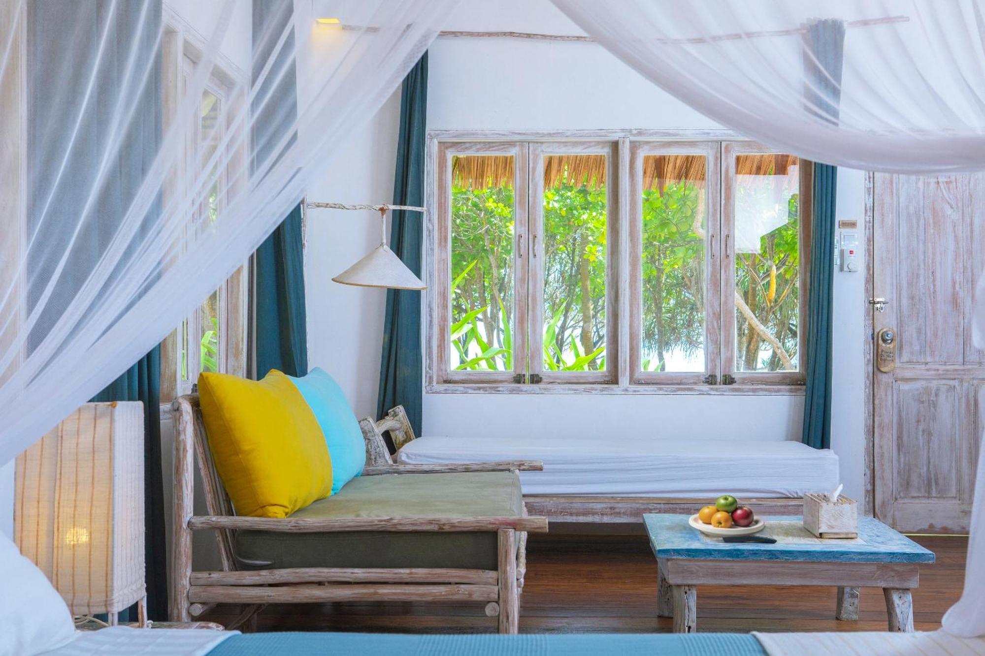 Trikora Beach Club And Resort Teluk Bakau Exterior photo